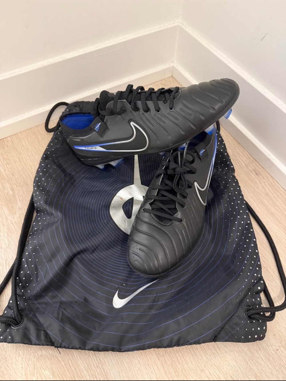 Nike Tiempo Legend 10 Elite - Black Soccer Cleats - size 6.5M/8W